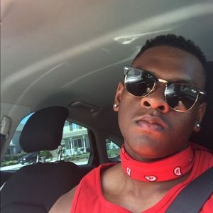 Meet your Posher, Eli